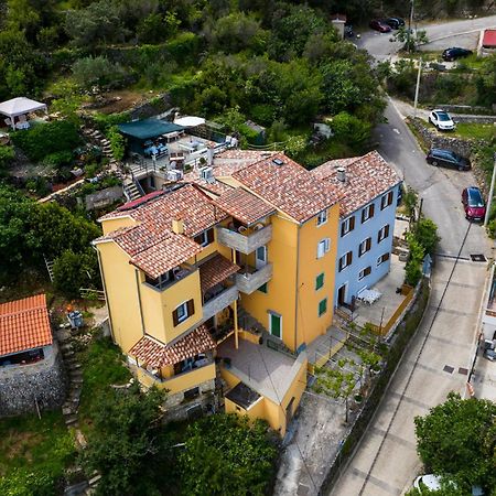 Apartmani I Soba Roberto I Mirjana วาลุน ภายนอก รูปภาพ