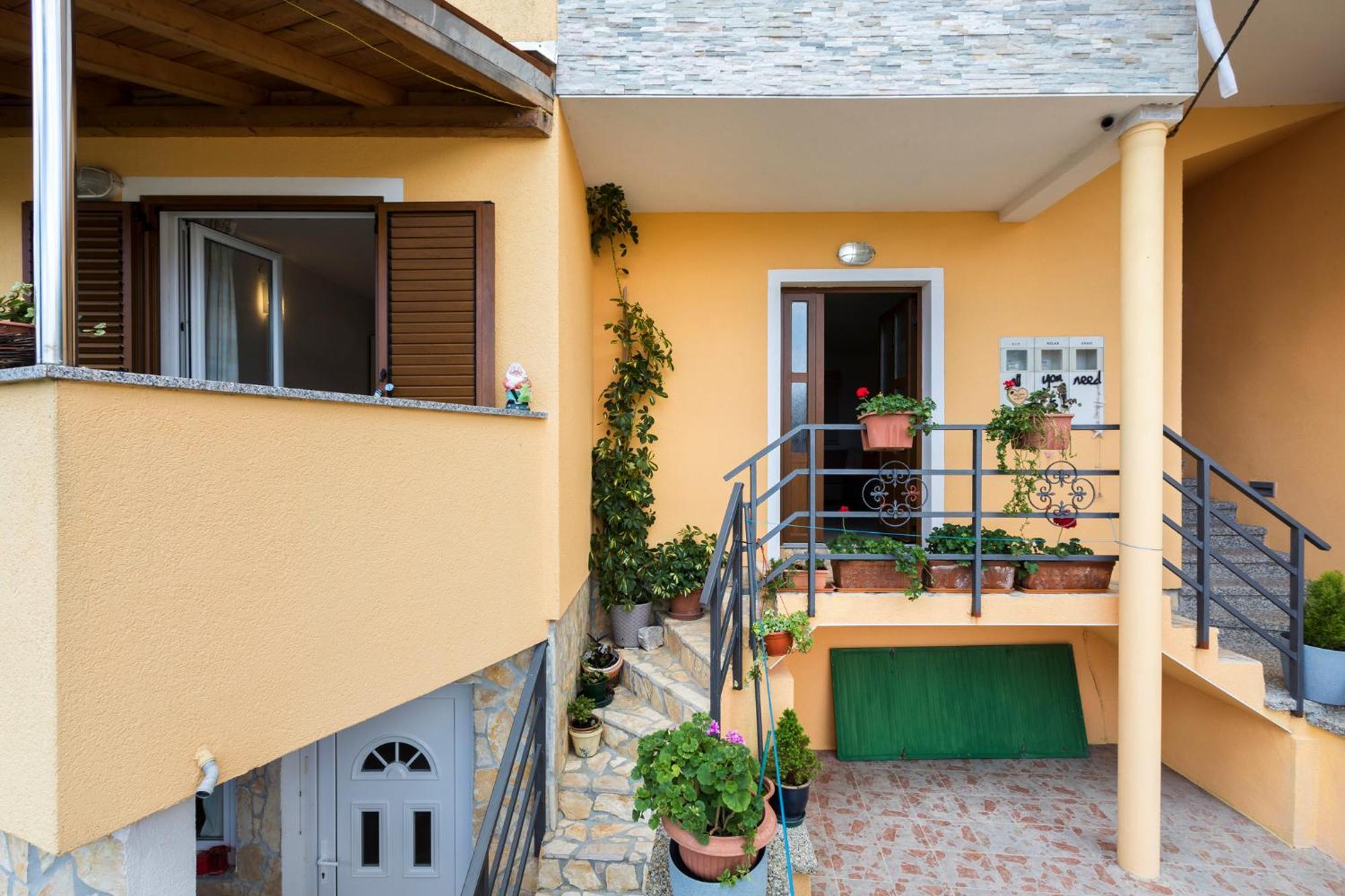 Apartmani I Soba Roberto I Mirjana วาลุน ภายนอก รูปภาพ