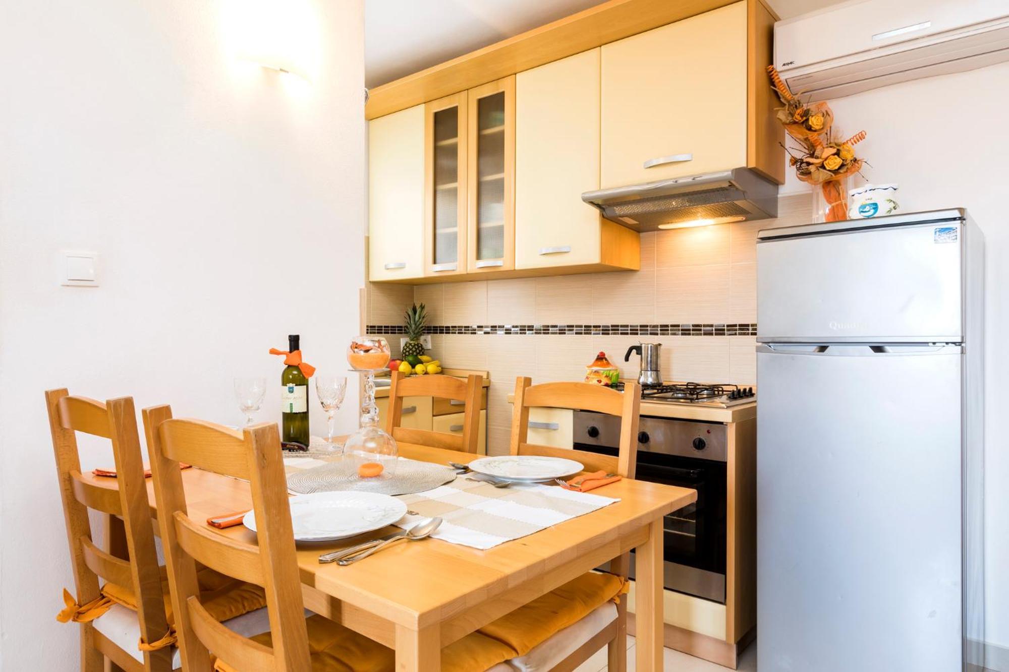 Apartmani I Soba Roberto I Mirjana วาลุน ภายนอก รูปภาพ
