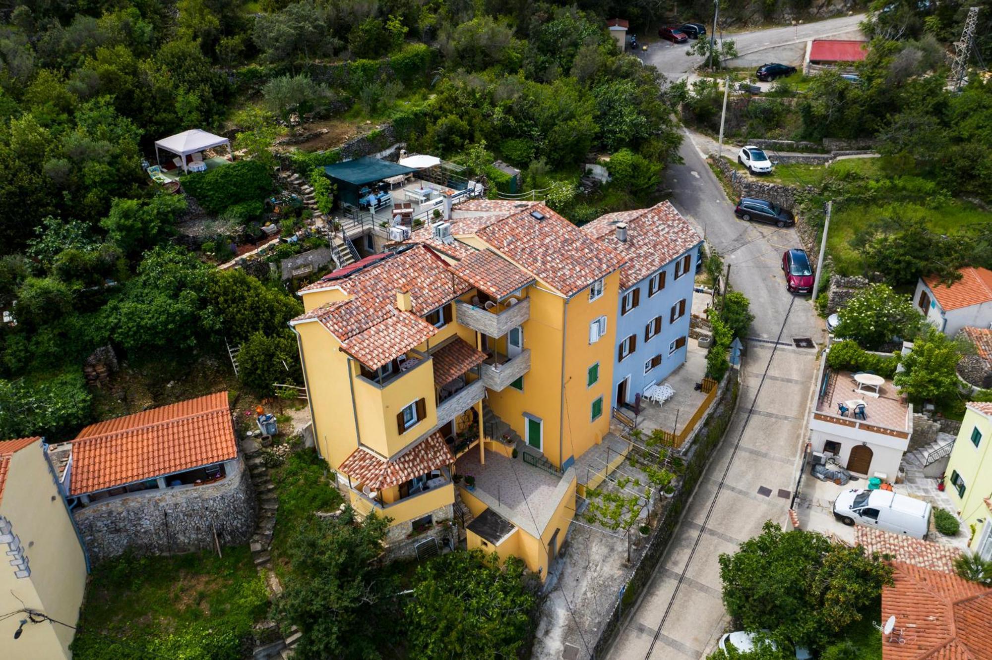 Apartmani I Soba Roberto I Mirjana วาลุน ภายนอก รูปภาพ