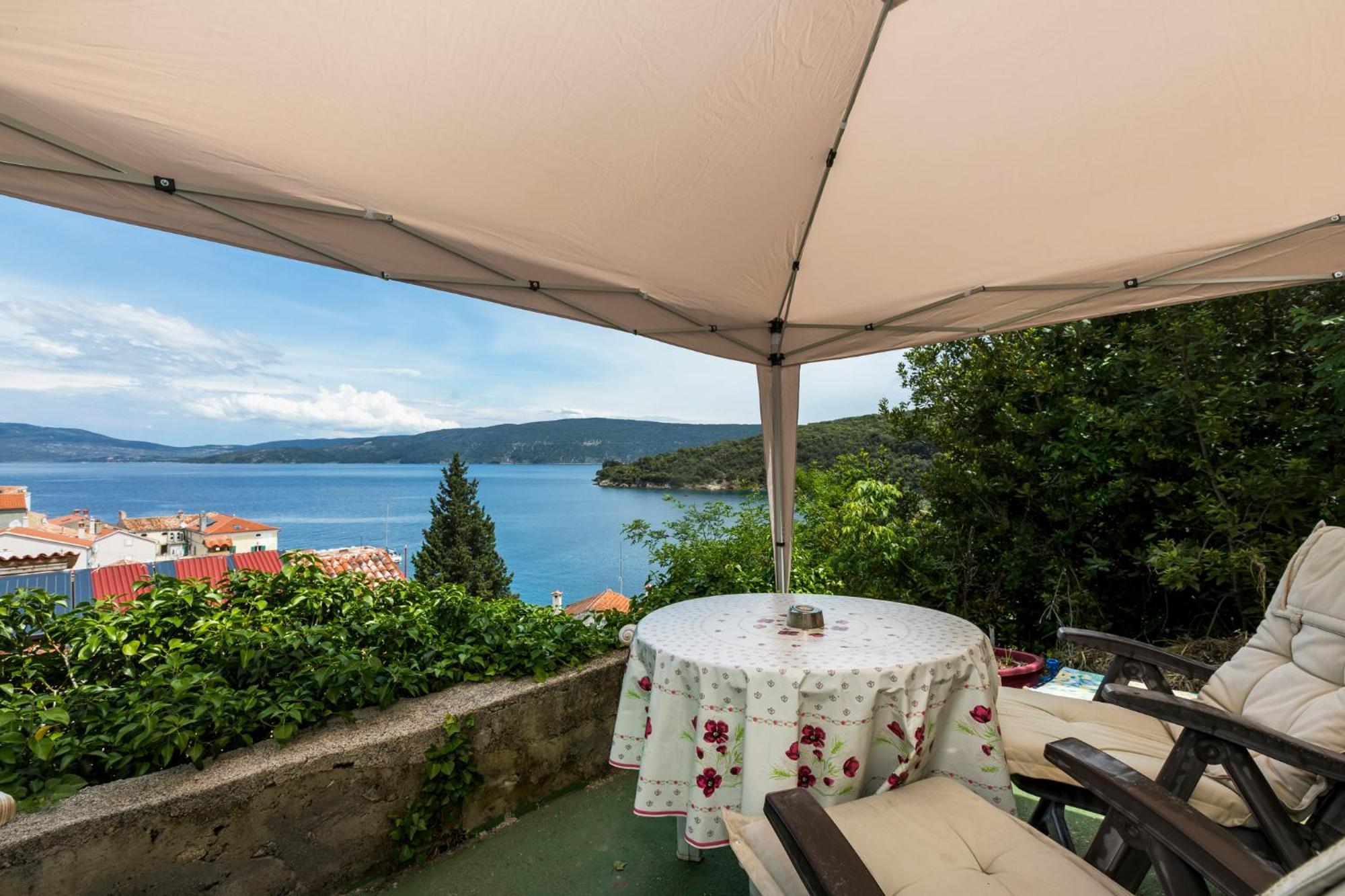 Apartmani I Soba Roberto I Mirjana วาลุน ภายนอก รูปภาพ