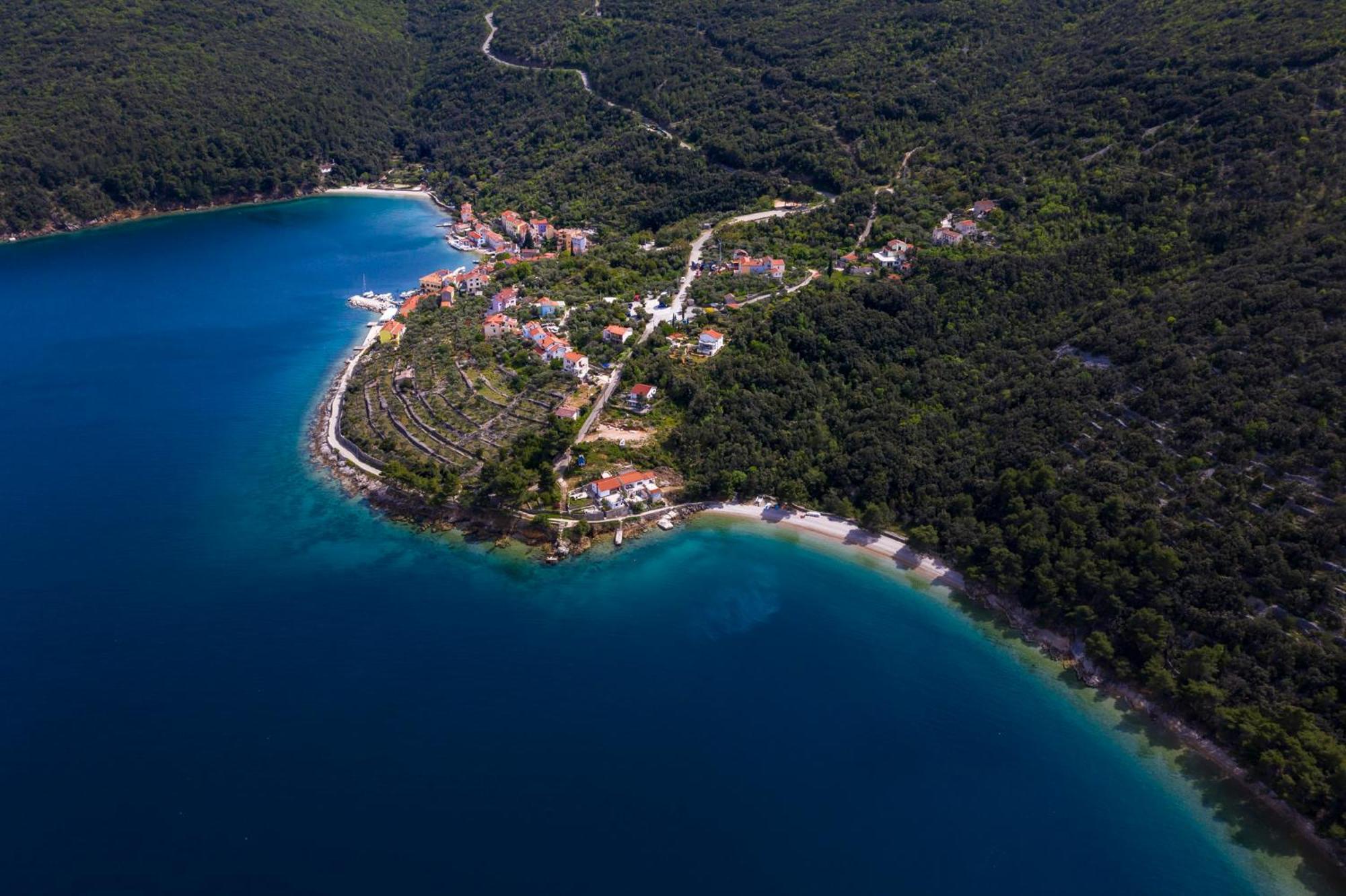 Apartmani I Soba Roberto I Mirjana วาลุน ภายนอก รูปภาพ