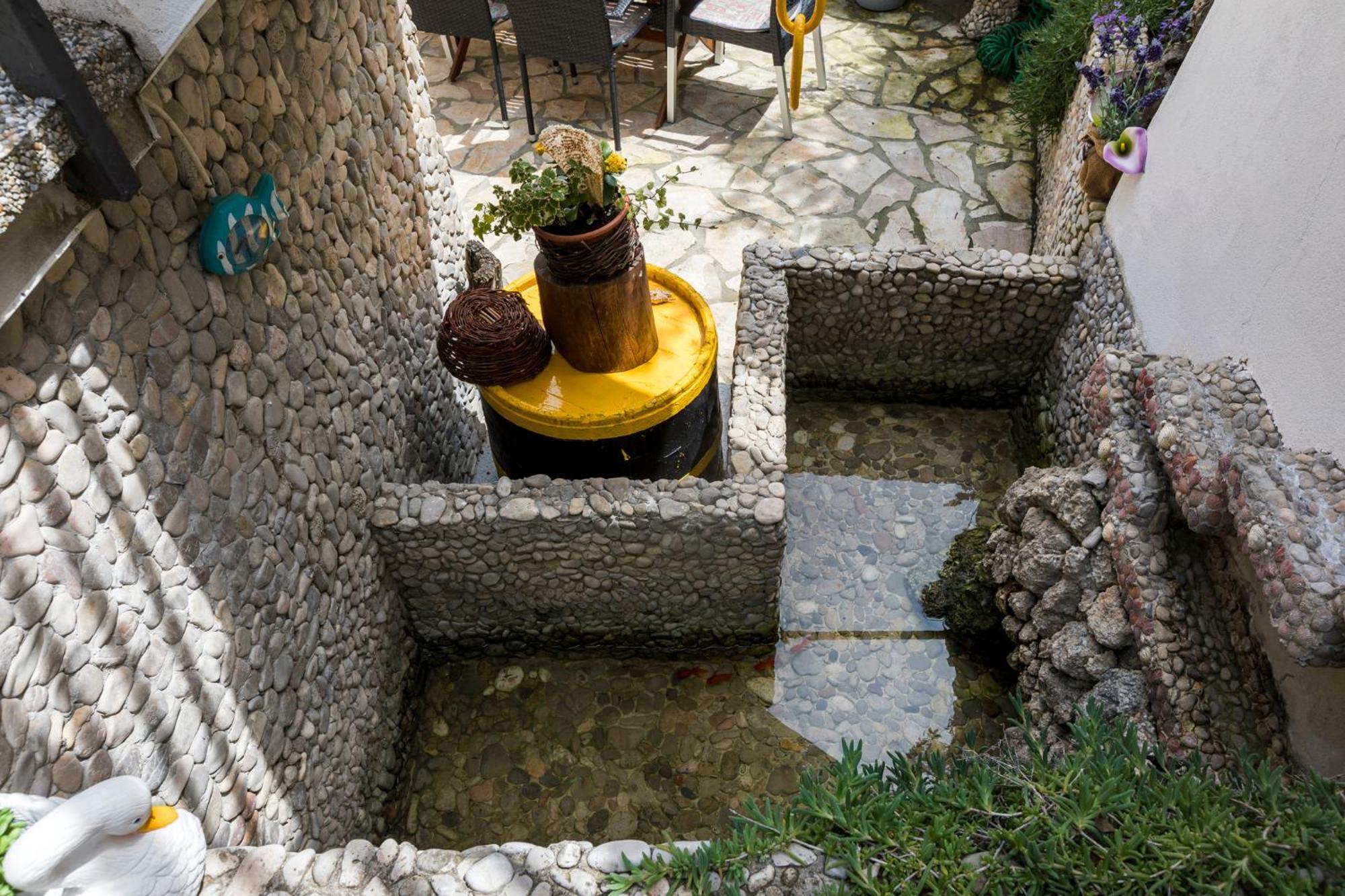 Apartmani I Soba Roberto I Mirjana วาลุน ภายนอก รูปภาพ