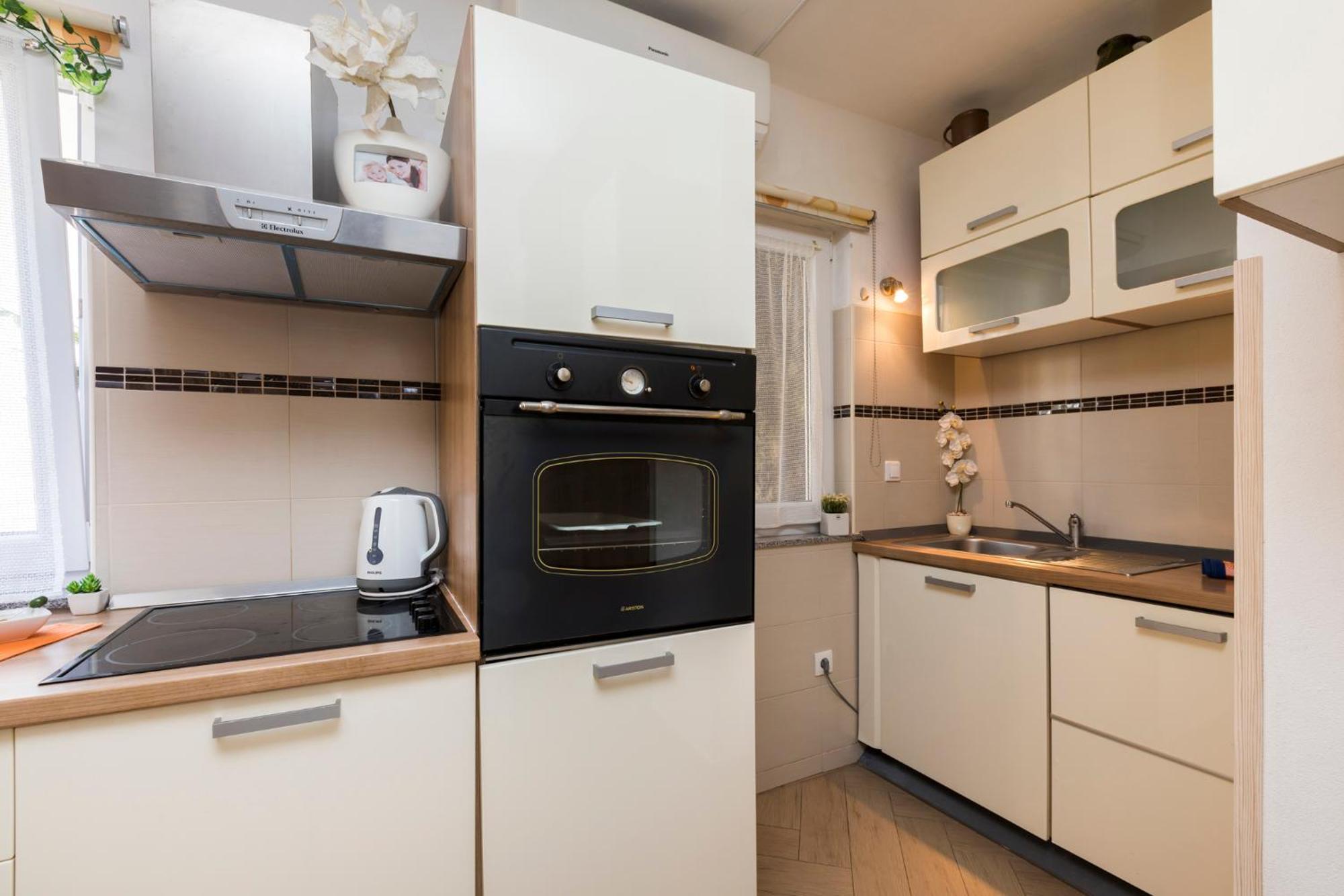 Apartmani I Soba Roberto I Mirjana วาลุน ภายนอก รูปภาพ