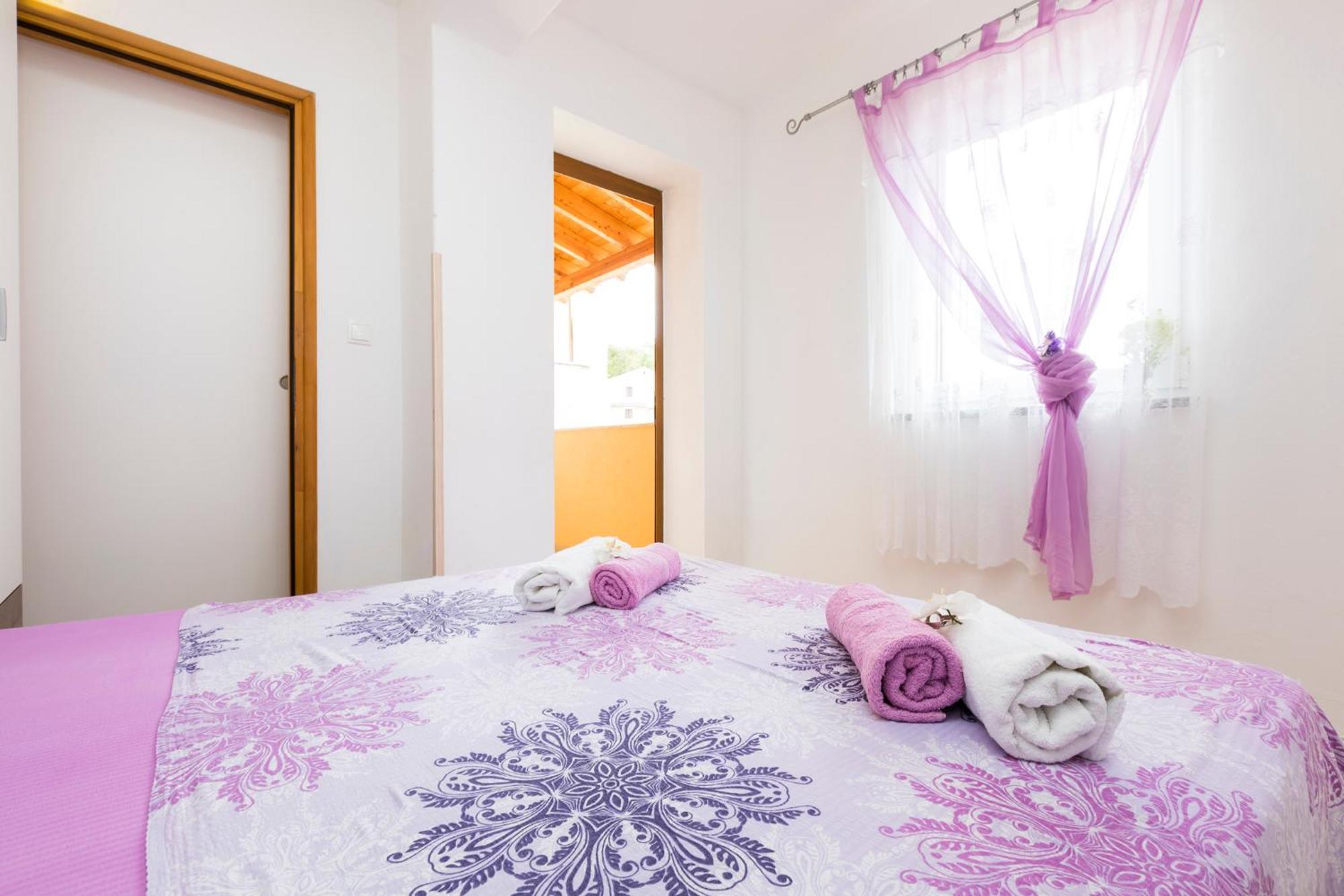 Apartmani I Soba Roberto I Mirjana วาลุน ภายนอก รูปภาพ