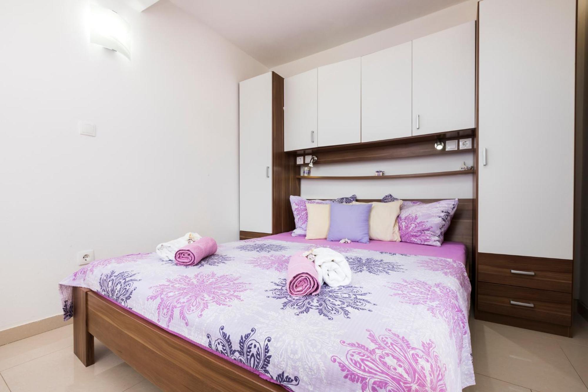 Apartmani I Soba Roberto I Mirjana วาลุน ภายนอก รูปภาพ