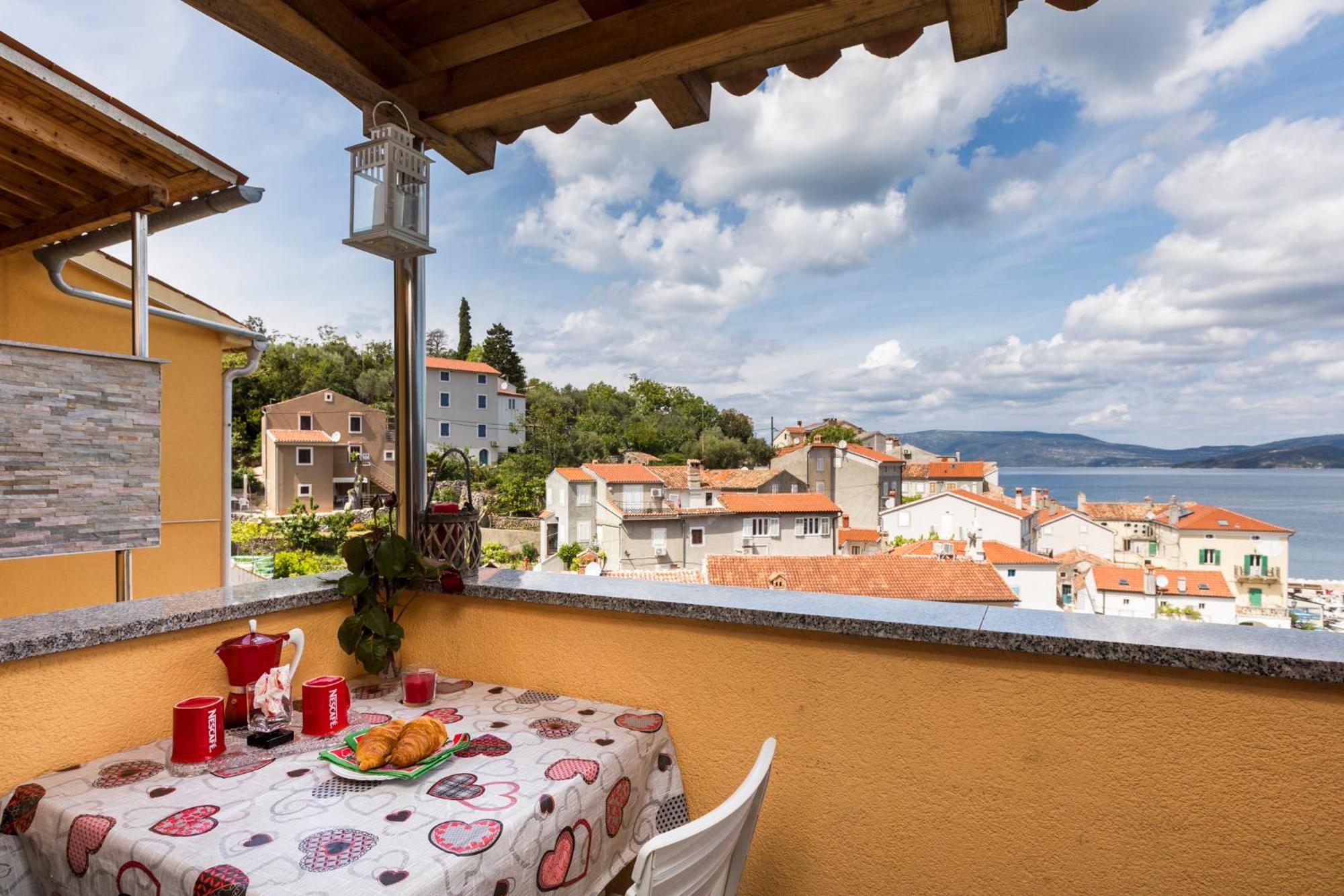 Apartmani I Soba Roberto I Mirjana วาลุน ภายนอก รูปภาพ