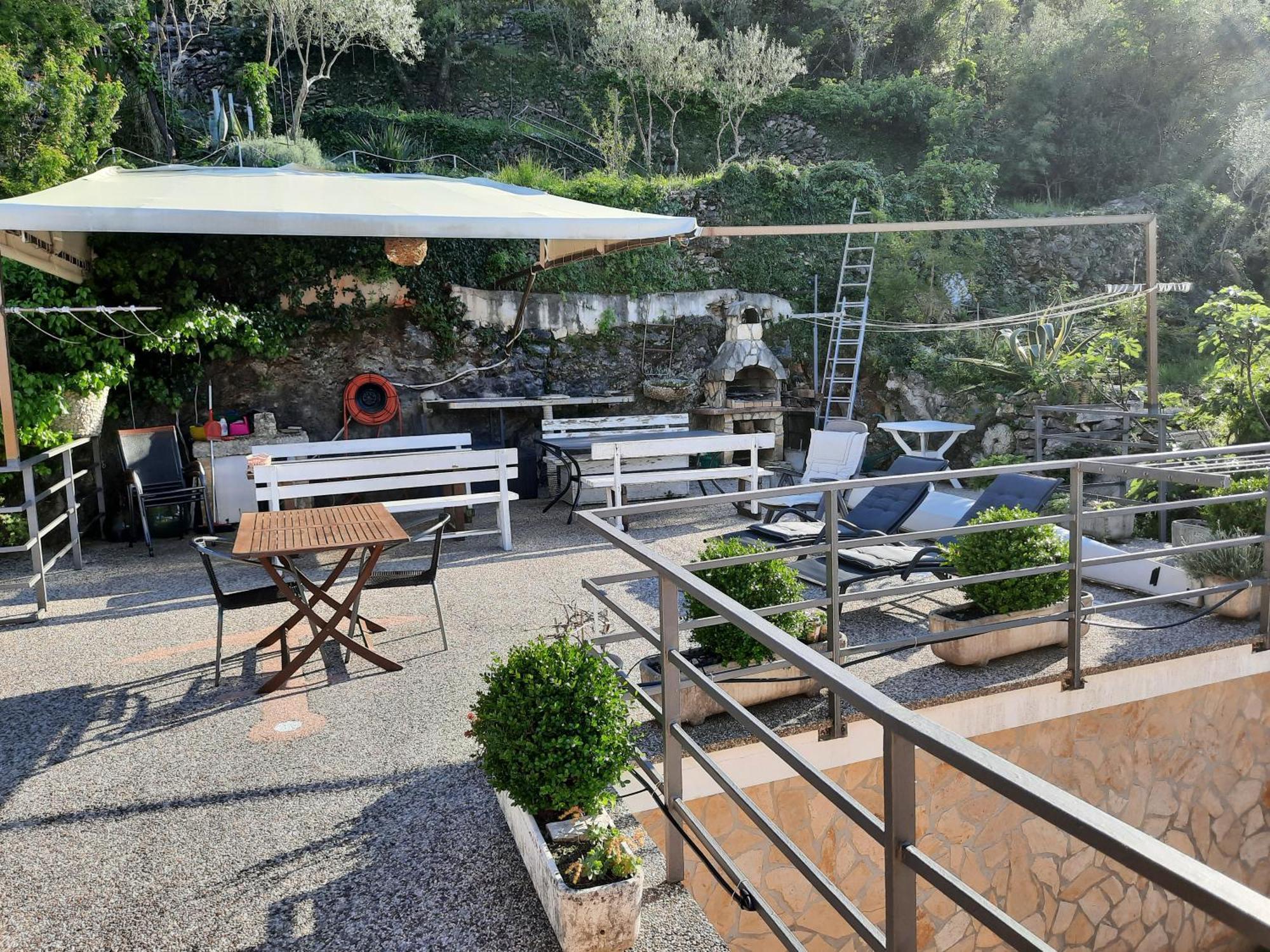Apartmani I Soba Roberto I Mirjana วาลุน ภายนอก รูปภาพ